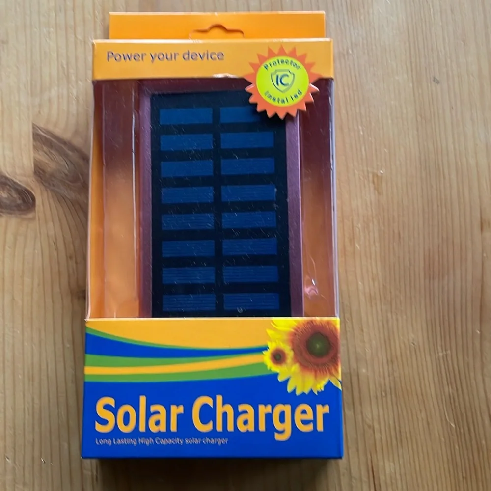 Jumpstart Solar Digital device charger - Picture 1 of 6